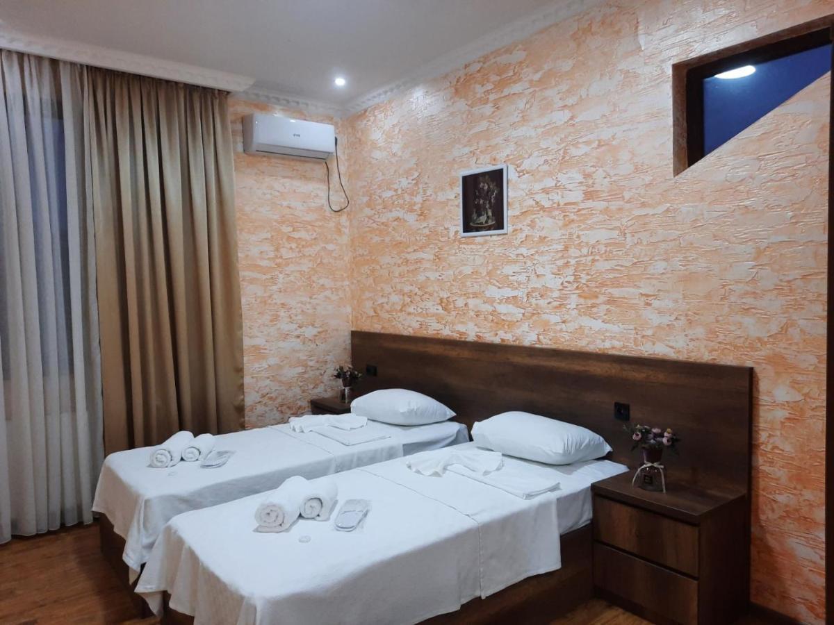 Inaisi Hotel Kutaisi Eksteriør bilde