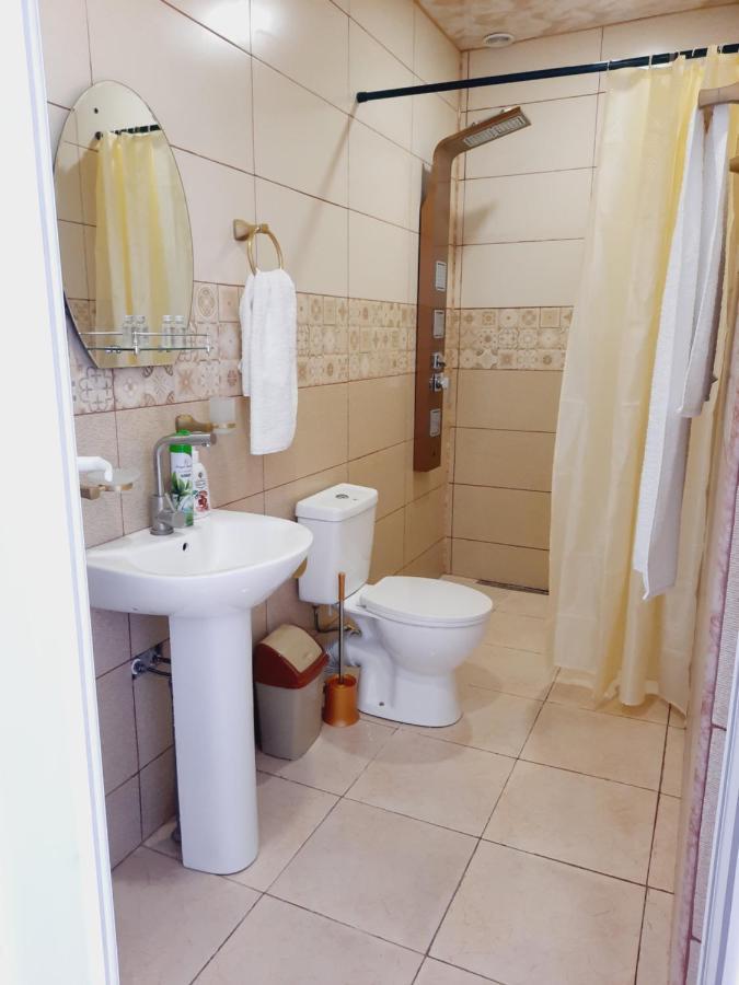 Inaisi Hotel Kutaisi Eksteriør bilde