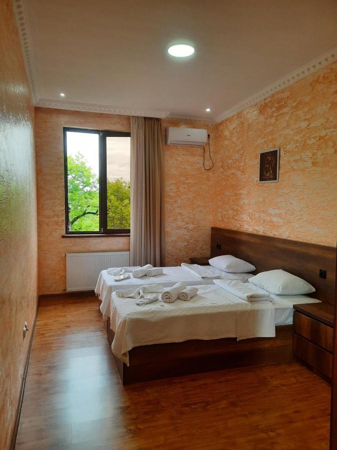 Inaisi Hotel Kutaisi Eksteriør bilde