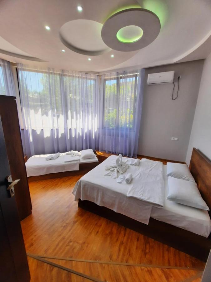 Inaisi Hotel Kutaisi Eksteriør bilde