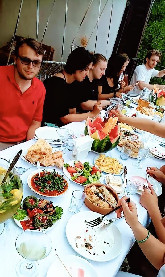 Inaisi Hotel Kutaisi Eksteriør bilde