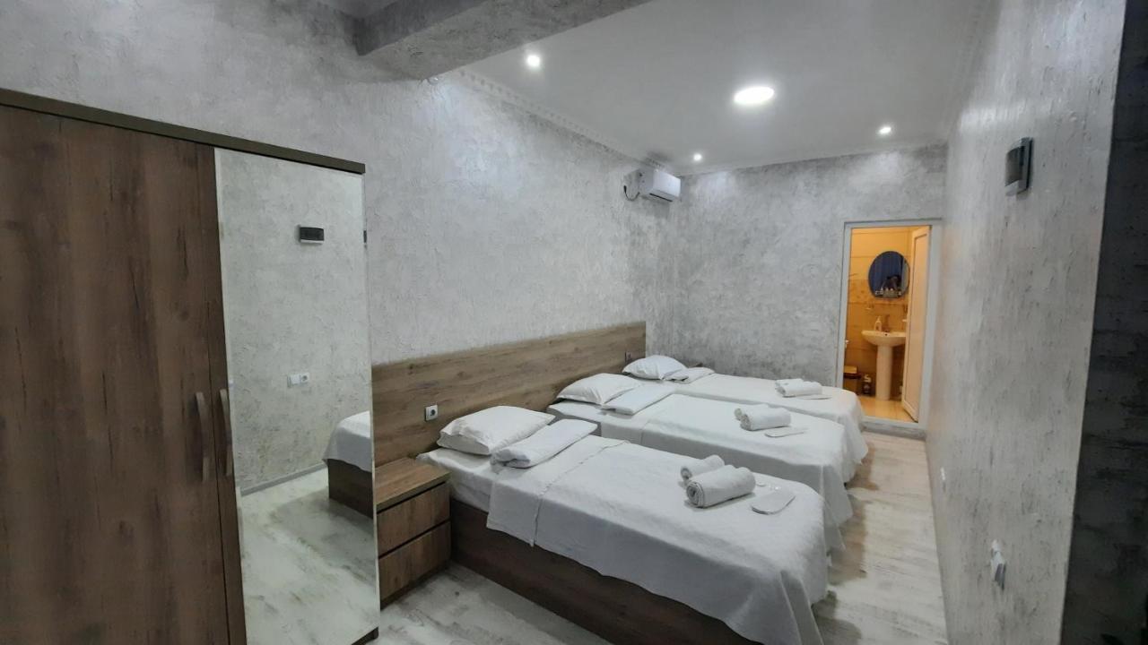 Inaisi Hotel Kutaisi Eksteriør bilde