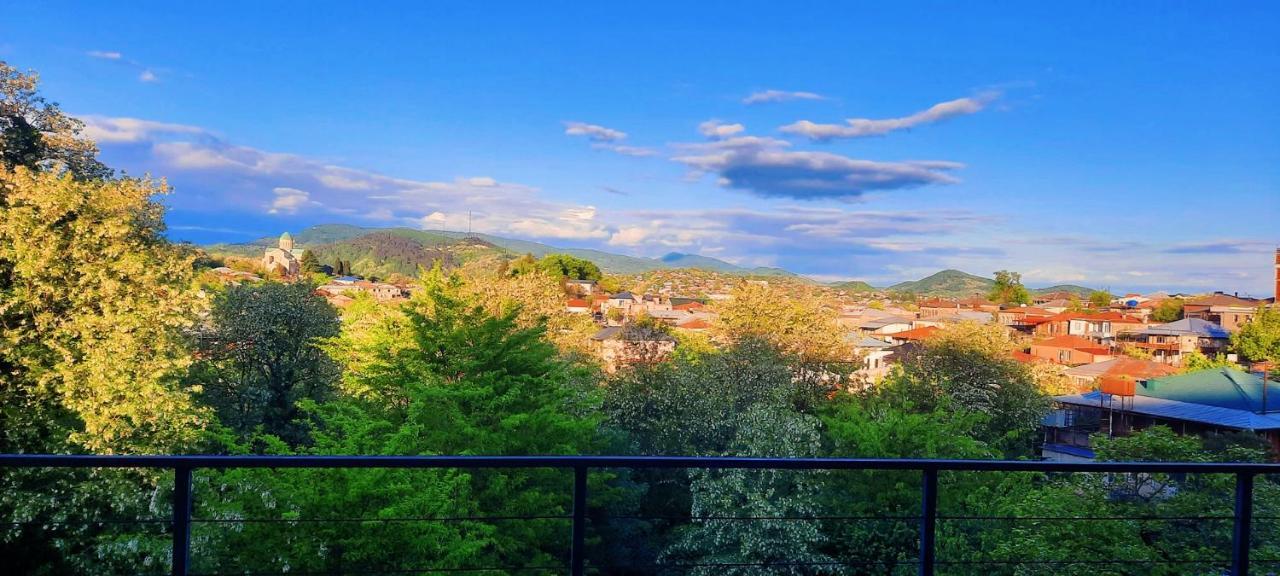 Inaisi Hotel Kutaisi Eksteriør bilde
