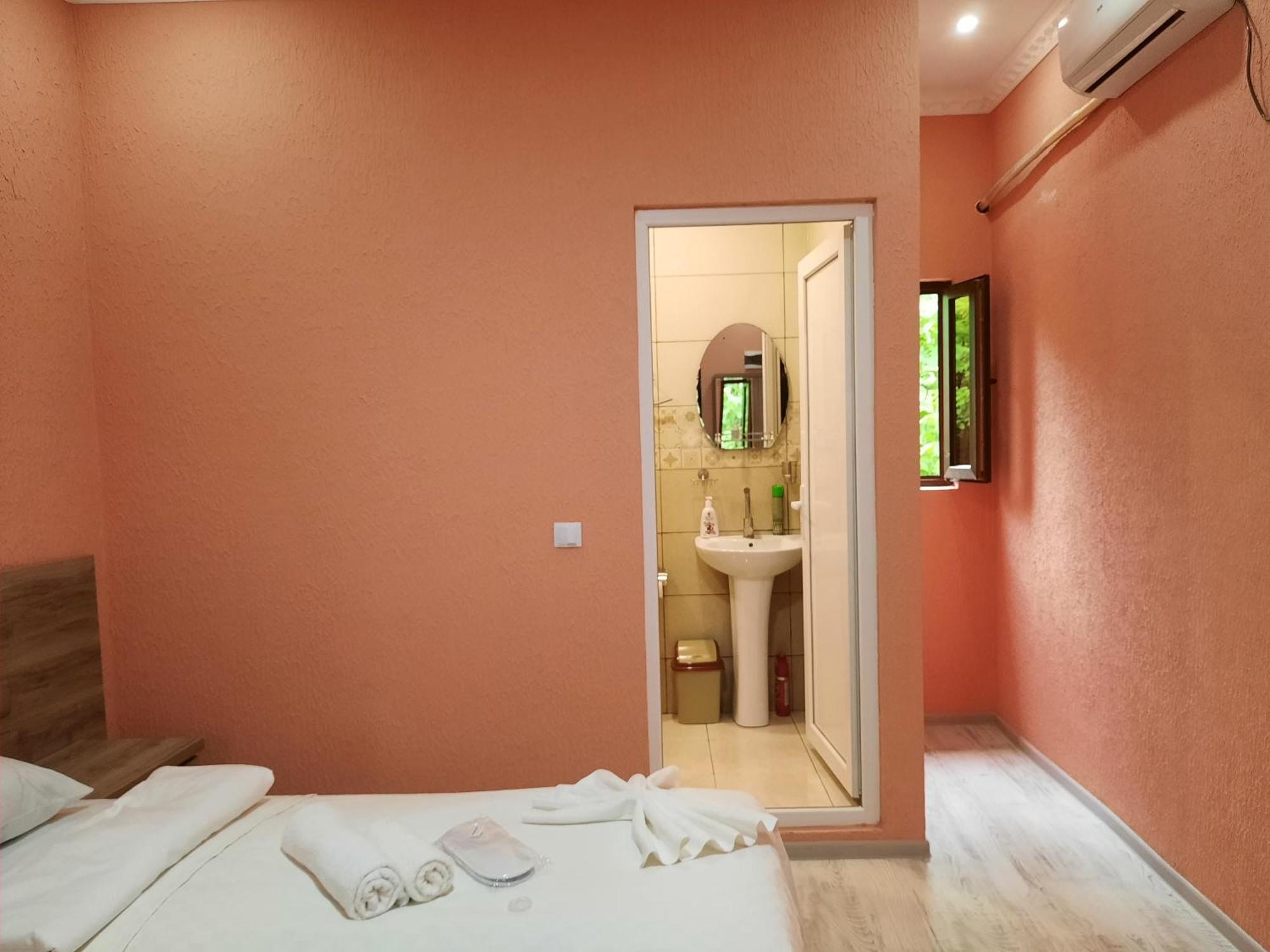 Inaisi Hotel Kutaisi Rom bilde