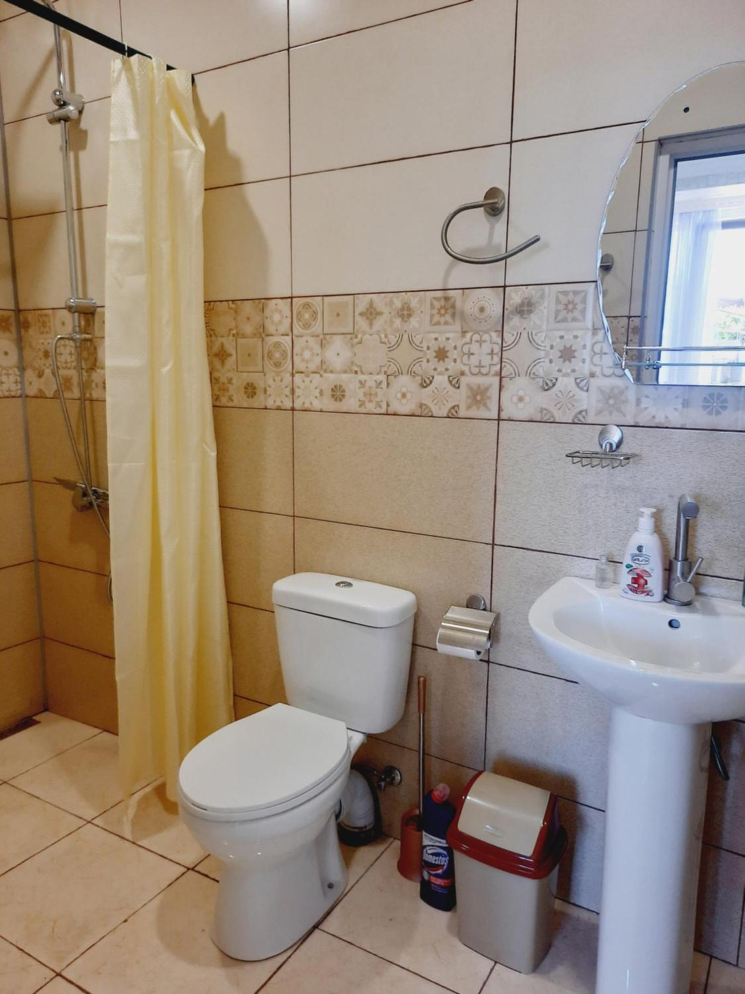 Inaisi Hotel Kutaisi Rom bilde