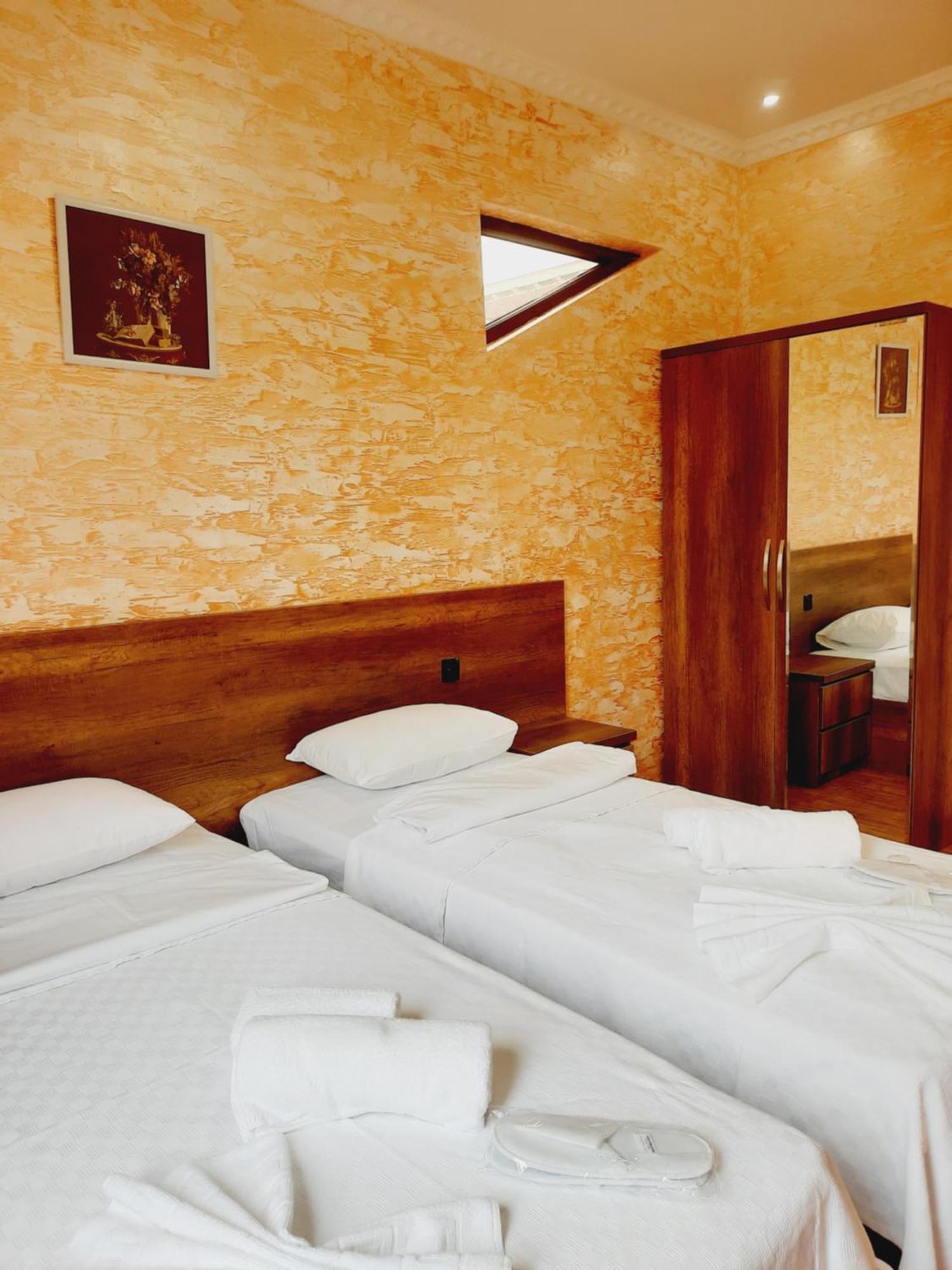 Inaisi Hotel Kutaisi Rom bilde