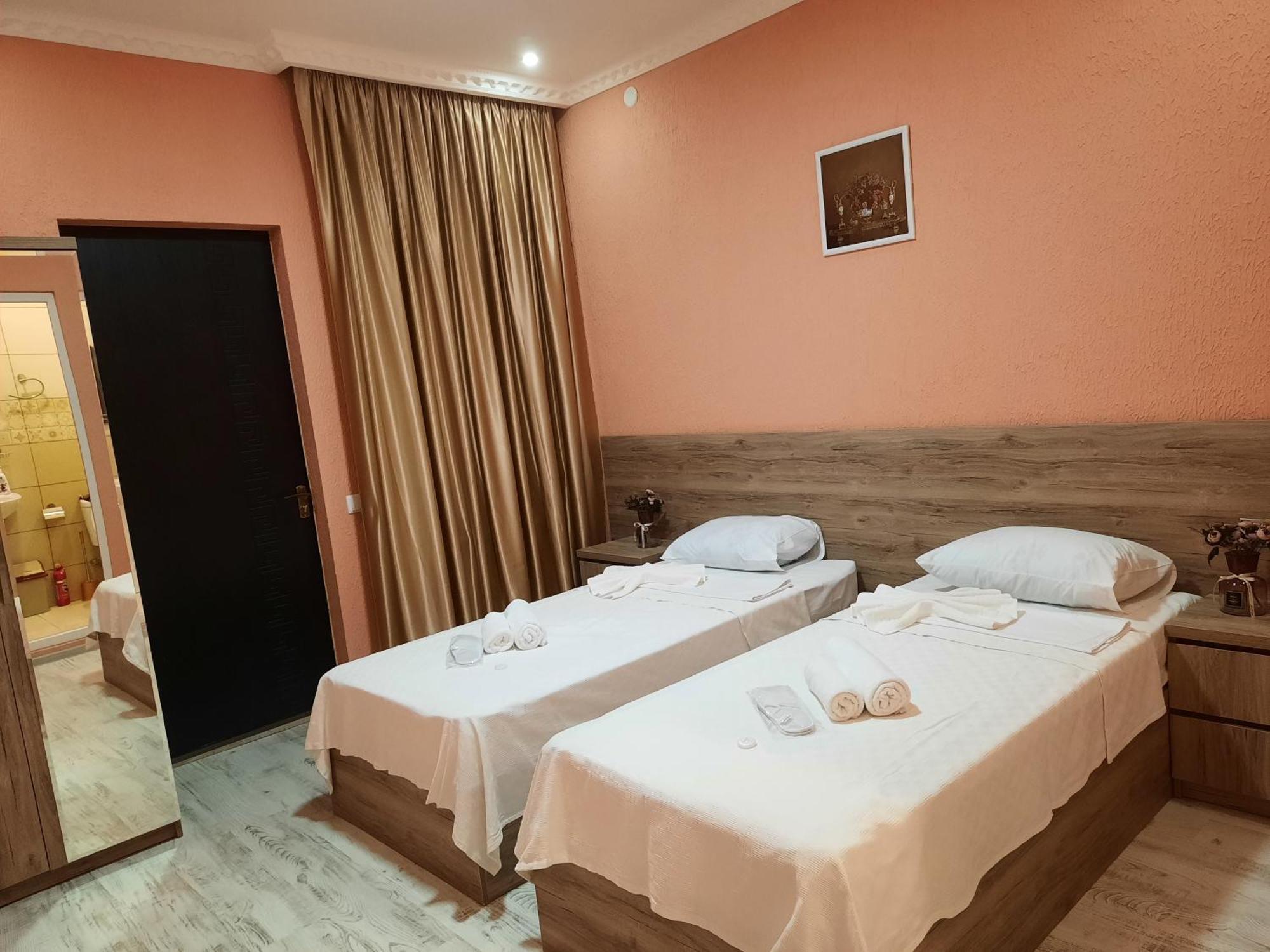 Inaisi Hotel Kutaisi Rom bilde